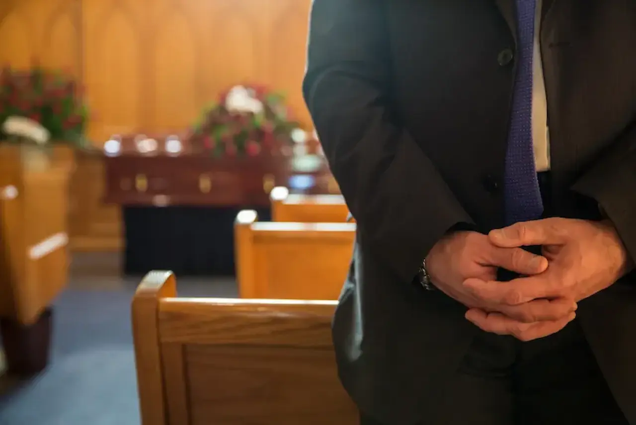 How to Transfer Ownership of a Life Insurance Policy to a Funeral Home